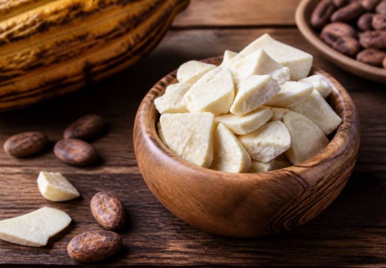 Cacao blanc : origines, saveurs et utilisations en cocktails