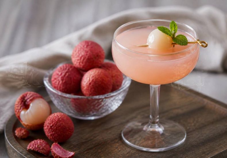 Alcool litchi : idées de cocktails, recettes et conseils pour le déguster