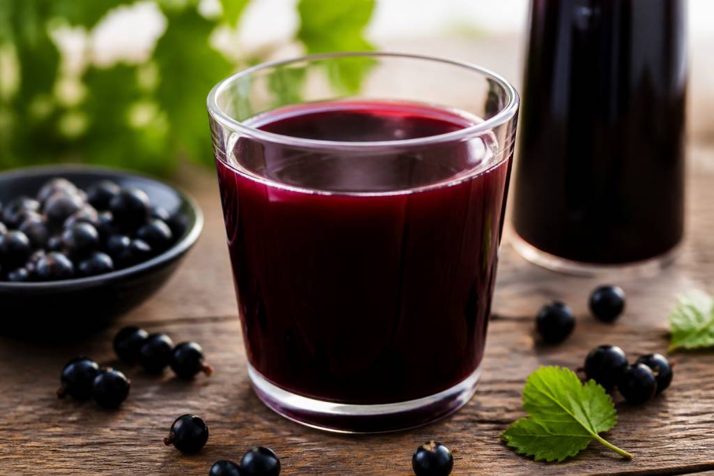 Mêlé cassis : recette, histoire et conseils pour le préparer chez soi
