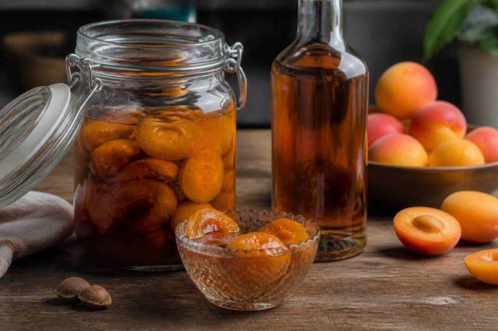 Alcool pour fruit 4 quel spiritueux choisir pour macérer vos fruits ?