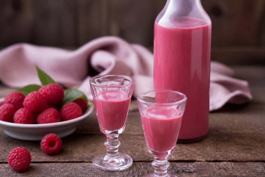 Recette crème de framboise liqueur maison : comment la préparer facilement