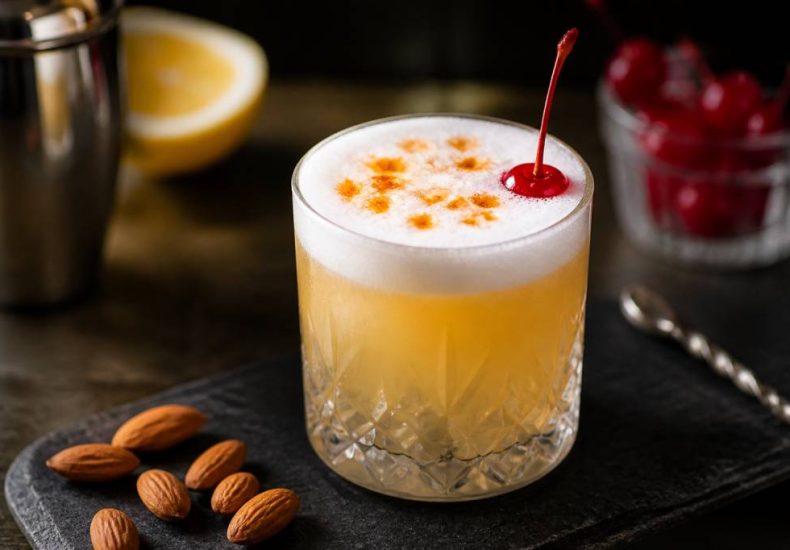 Amaretto sour : recette, astuces et secrets du cocktail parfait