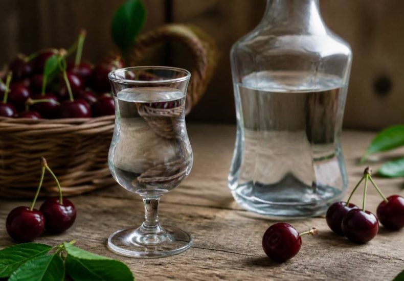 Eau de vie de cerises : comment la déguster et la choisir