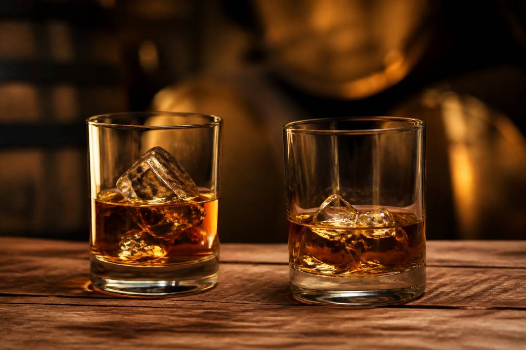 Différence entre whisky et bourbon : guide pour bien les distinguer