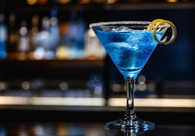 Blue cocktails : recettes, ingrédients et astuces pour des créations azurées
