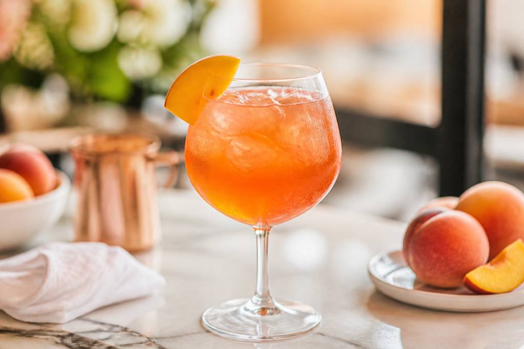 Bellini spritz : recette pétillante et astuces de mixologie
